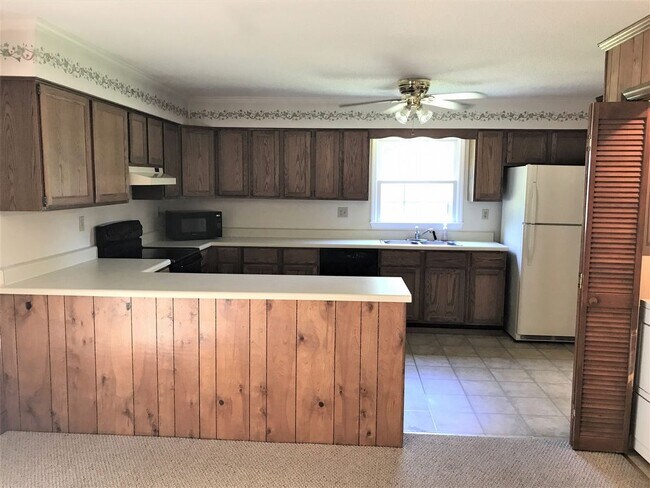 Building Photo - 158 Buena Vista Cir