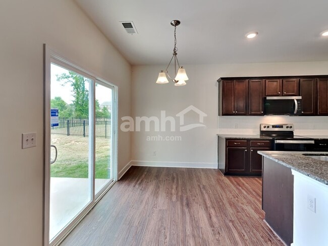 Building Photo - 4300 Spregan Way