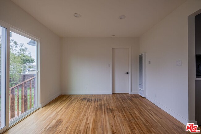 Foto del edificio - 17901 Crenshaw Blvd