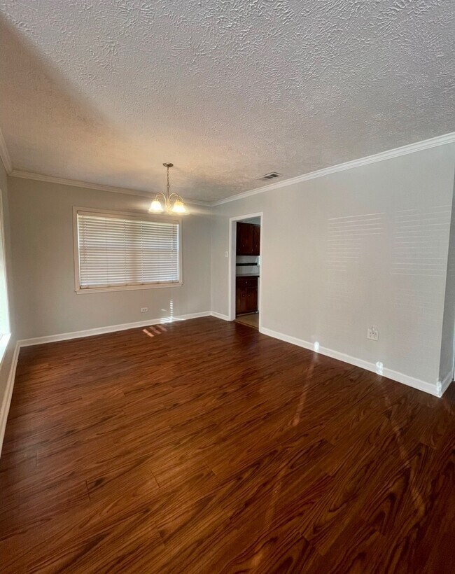 Foto del edificio - 2052 N Robison Rd