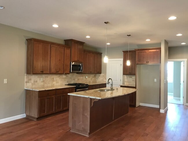 Building Photo - 4237 NW Sage Loop