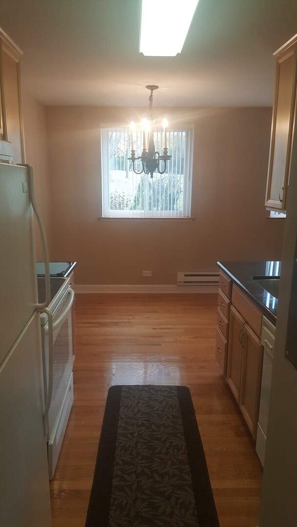 Building Photo - 705 Strom Dr