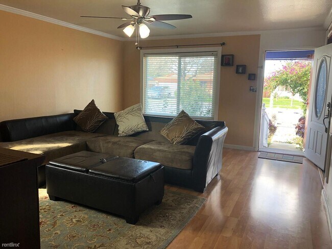 Foto del edificio - 5058 Garden Way