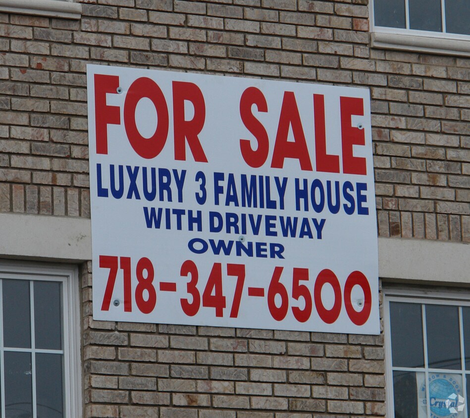 Building Photo - 155 E 57th St