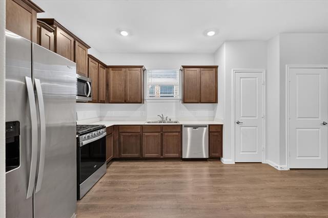 Building Photo - 3920 Oak Crk Cir