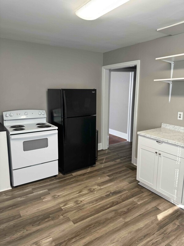 Foto del edificio - 3932 Montgomery Ave