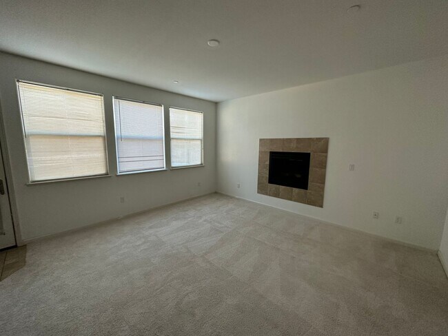 Foto del edificio - 1858 Sierra Road - Gateway 95691