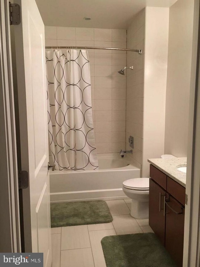 Foto del edificio - 8005 13th St