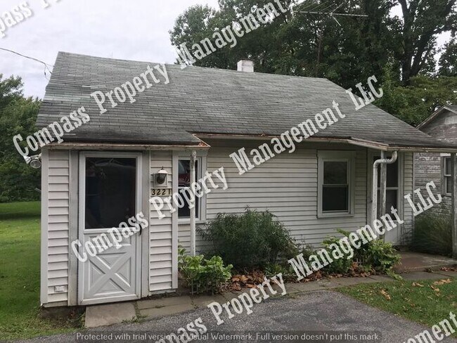 Building Photo - $995 - 2 Bed, 1 Bath - Parkesburg