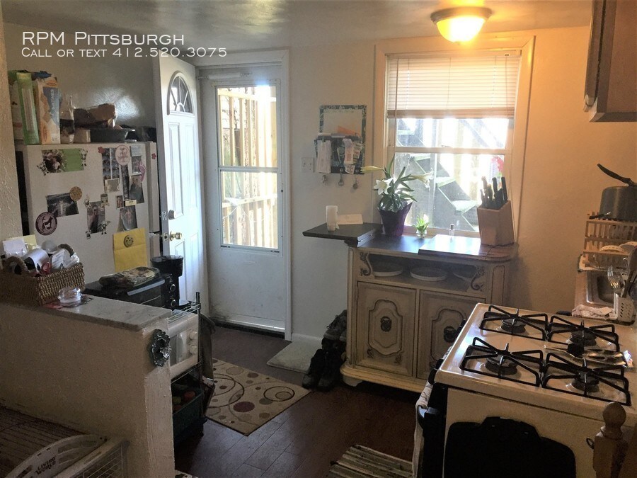 Primary Photo - 1 Bedroom/ 1 Bath Available in Greenfield!!