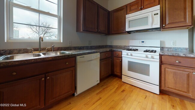 Foto del edificio - 85 Grant Ave