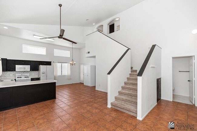 Building Photo - Golf Course Townhome Available for Rent w/ Solar included!