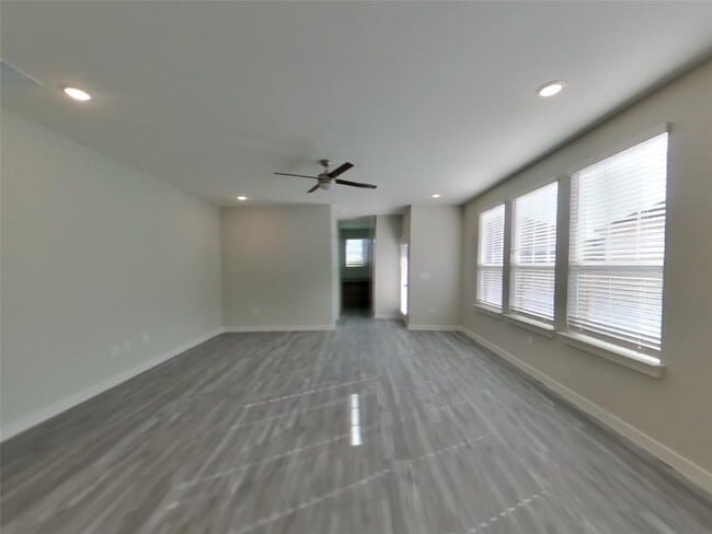 Building Photo - 1604 Mexican Heather Dr