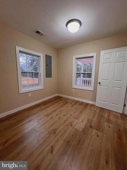 Foto del edificio - 2073 Warrenton Rd