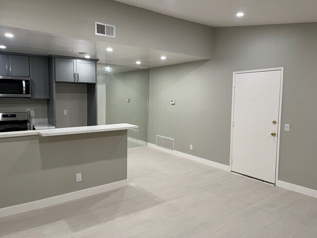 Foto del edificio - 31200 Landau Blvd