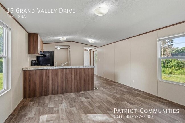 Building Photo - 15 Grand Valley Dr