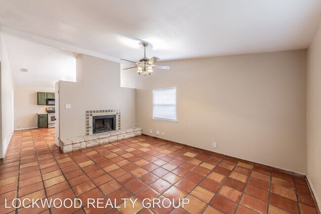 Building Photo - 3 br, 1 bath House - 2255 REGENCY POINT