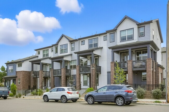 Foto del edificio - Modern 2-Bed, 2.5-Bath Townhome with Garage