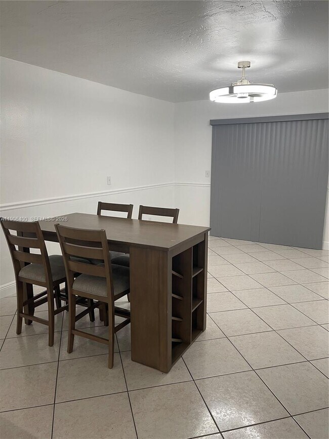 Foto del edificio - 7505 SW 82nd St
