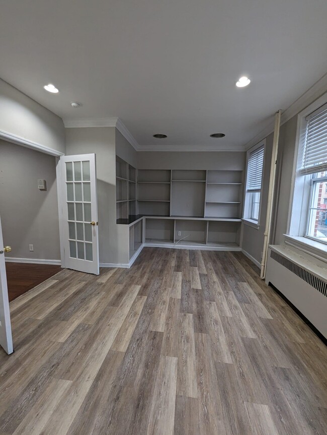 Building Photo - 681 Bergen Ave