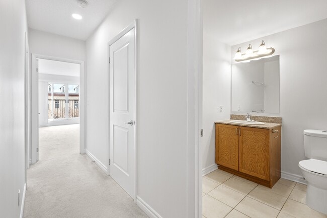 Building Photo - Clarendon Lanes