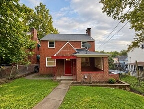 Building Photo - 2725 Glen Mawr St