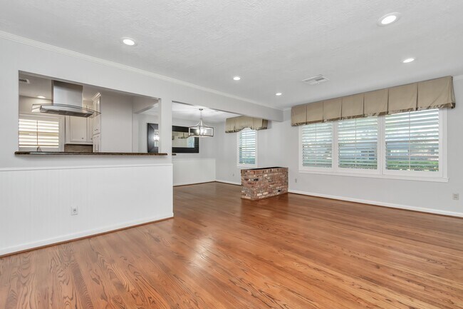 Building Photo - 4611 Merwin St