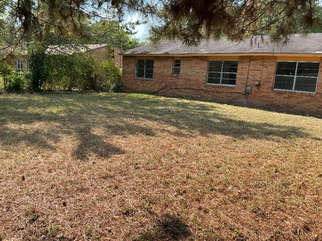 Building Photo - 3656 Surrey Ln