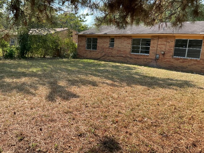 Foto del edificio - 3656 Surrey Ln