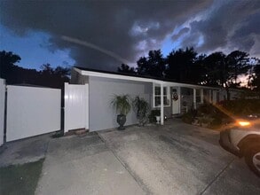 Building Photo - 6439 Willow Wood Ln