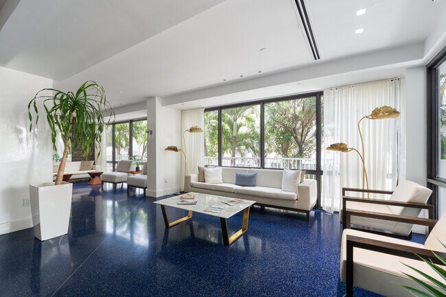 Foto del edificio - 4301 Collins Ave