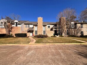 Building Photo - 727 Bunker Hill Rd