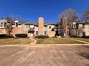 Building Photo - 727 Bunker Hill Rd