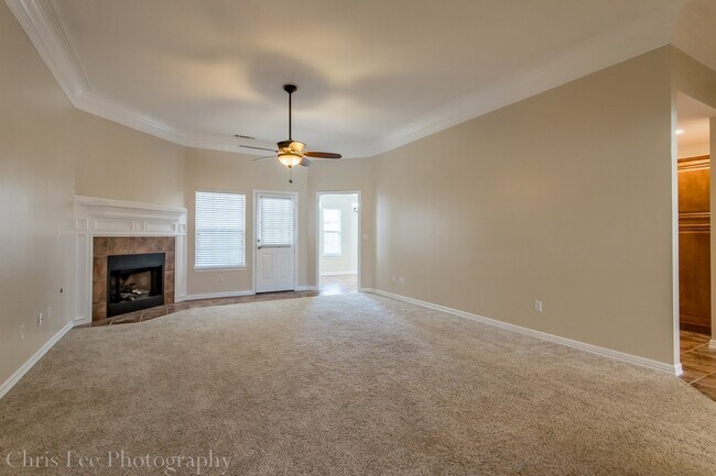 Foto del edificio - Large 3 Bedroom Home in Perfect Condition! Great Location!