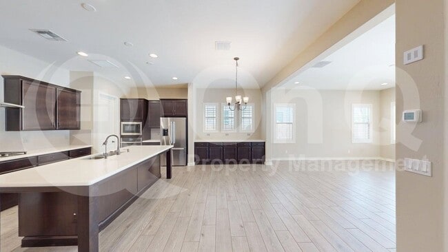 Building Photo - 3507 E Robin Ln