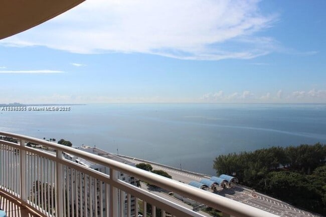 Building Photo - 2475 Brickell Ave