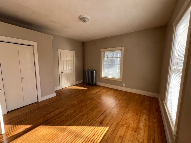 Building Photo - 21 William St