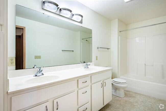 2HAB, 1BA - 1073SF - Weybridge