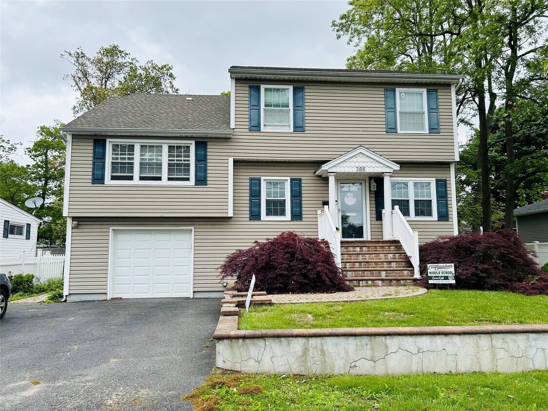 Primary Photo - 388 N Alleghany Ave