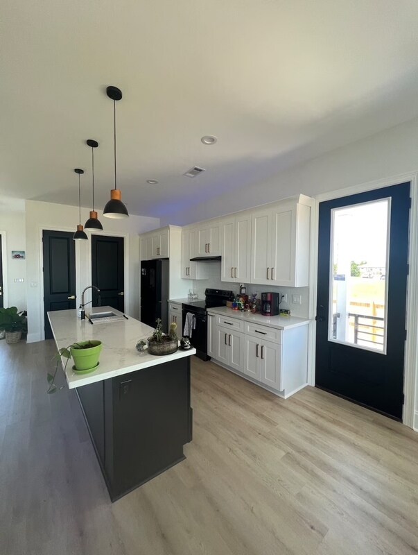 Foto del edificio - 8413 Benjamin St