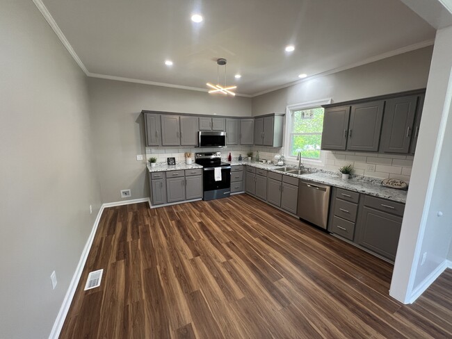 Foto del edificio - 707 Piedmont Way