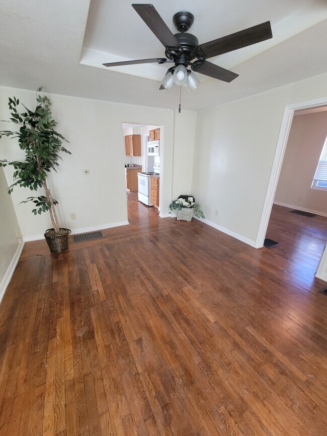 Foto del edificio - 504 Blue Ridge Blvd