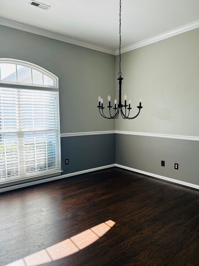 Building Photo - Charming 3-Bedroom Ranch in Greer’s Covete...