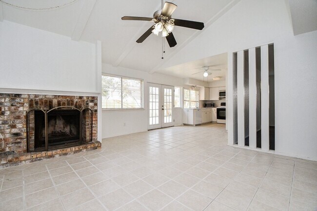 Foto del edificio - 13730 Shirebrook Dr