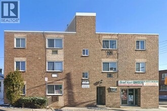 Building Photo - 892 Campbell Ave