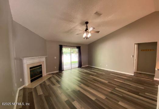 Building Photo - 14004 Crestwick Dr W