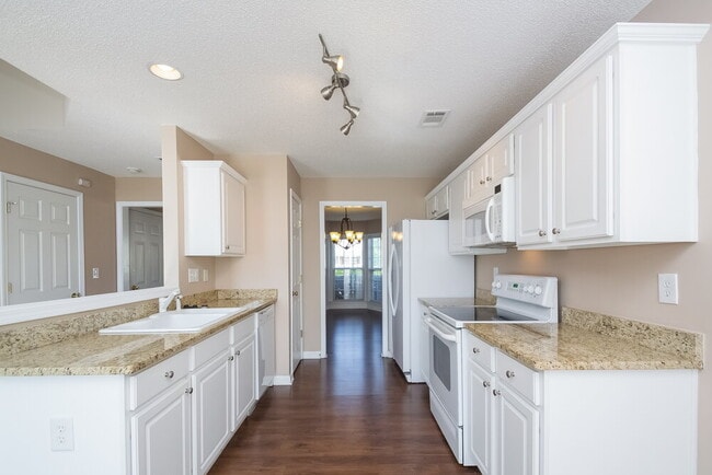 Building Photo - 203 Cleavers Cl