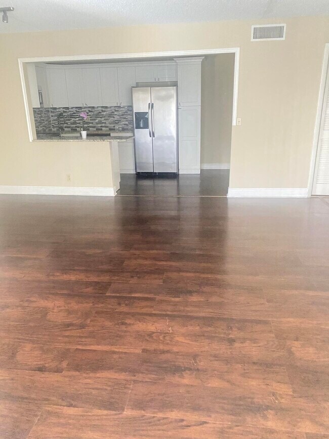 Foto del edificio - 1010 Green Pine Blvd