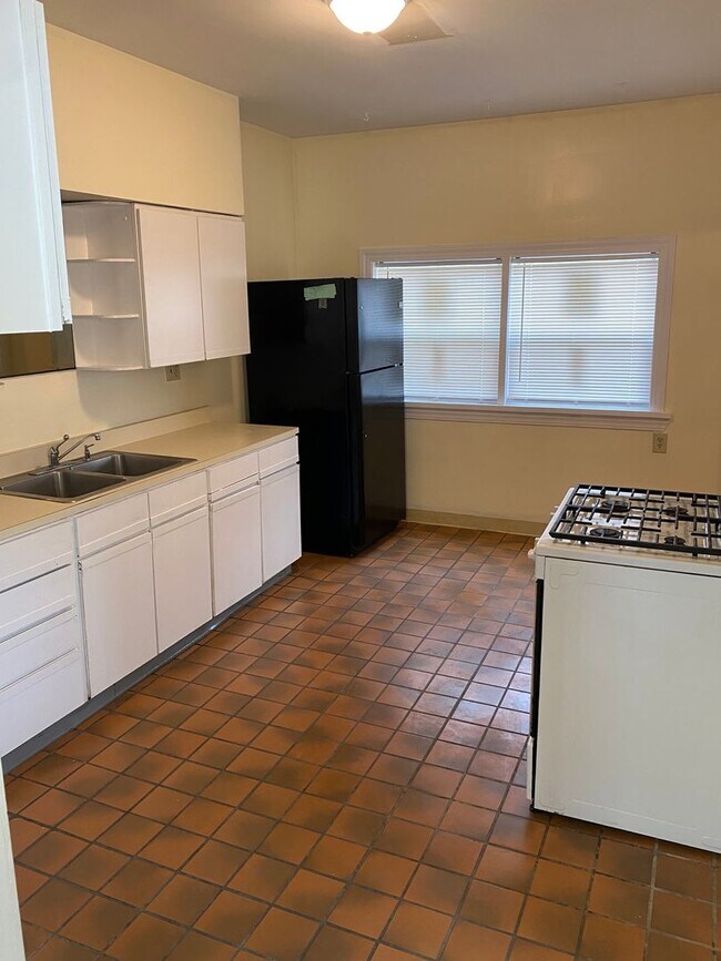 Foto del edificio - 210 N Central Ave