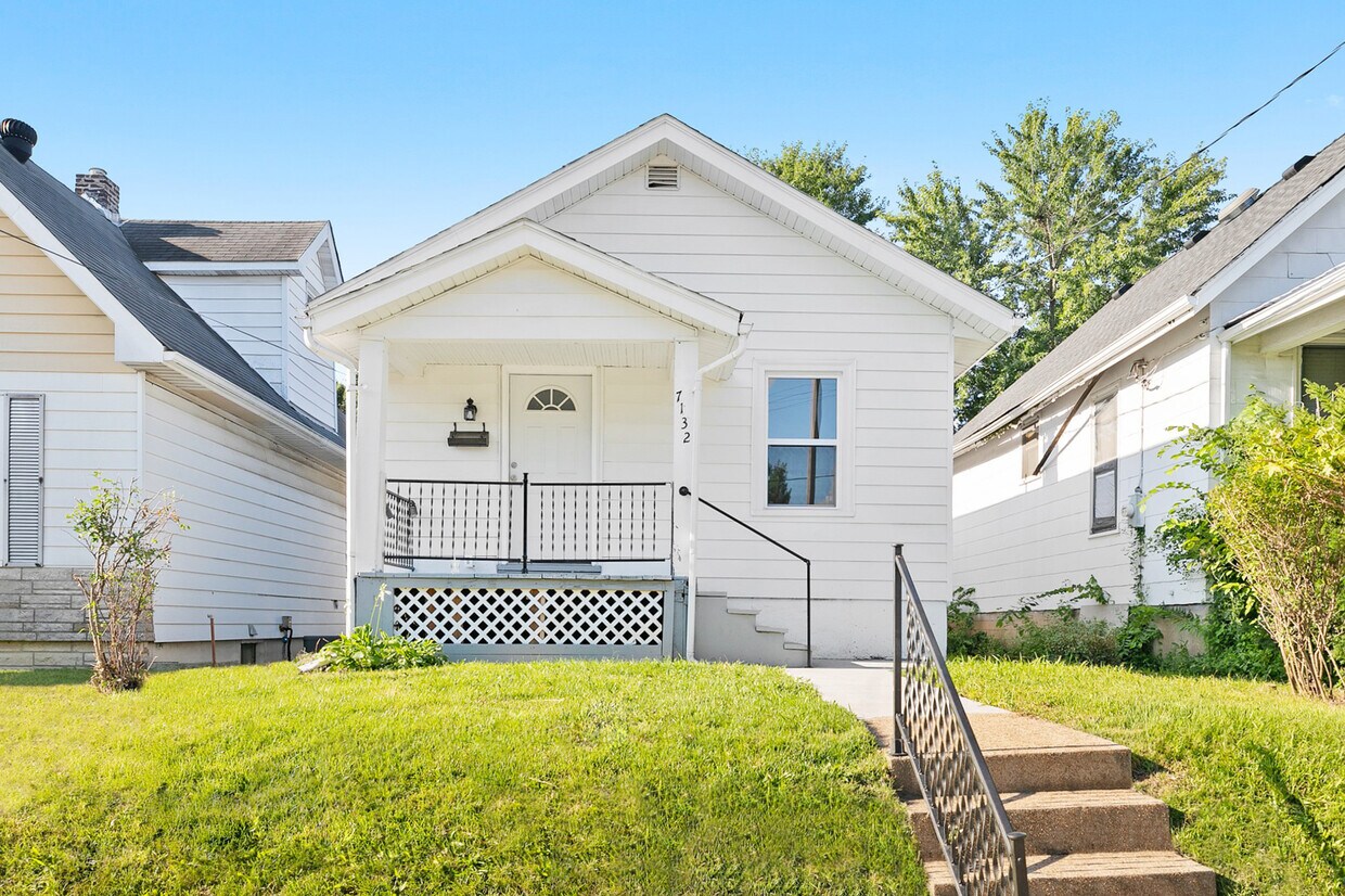 Primary Photo - 7132 Southwest Ave